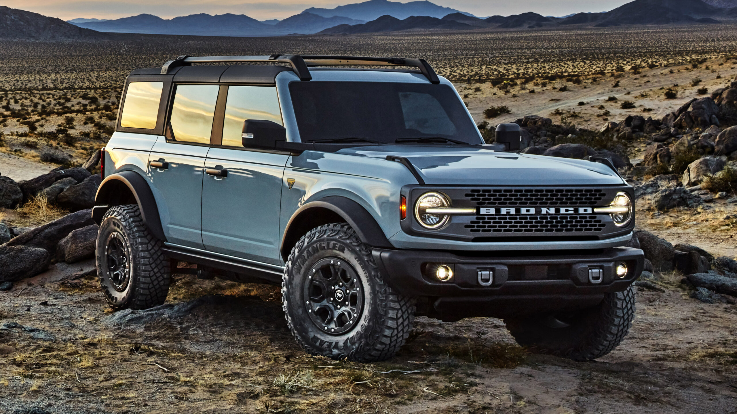 2021 Ford Bronco Revealed: An Off-Road "Wild and Untamed" Model