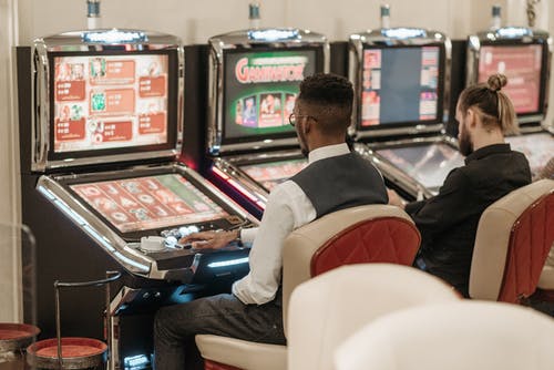 Do the winning odds differ across the same casino games