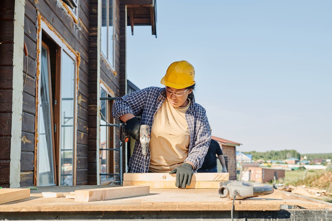 Women in Construction: What Changes with Bringing Females into the Building Workforce to Expect,