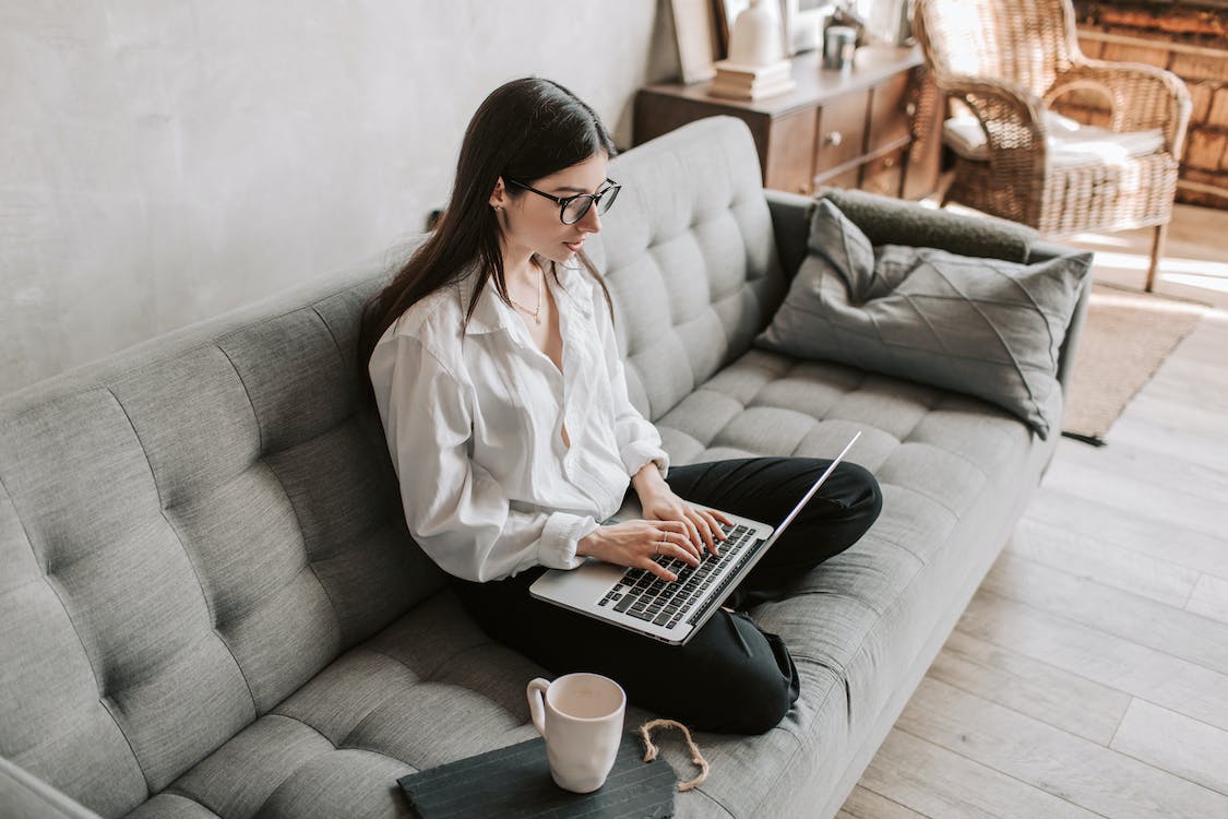 Mug Moments: The Emotional Connection to Personalized Drinkware